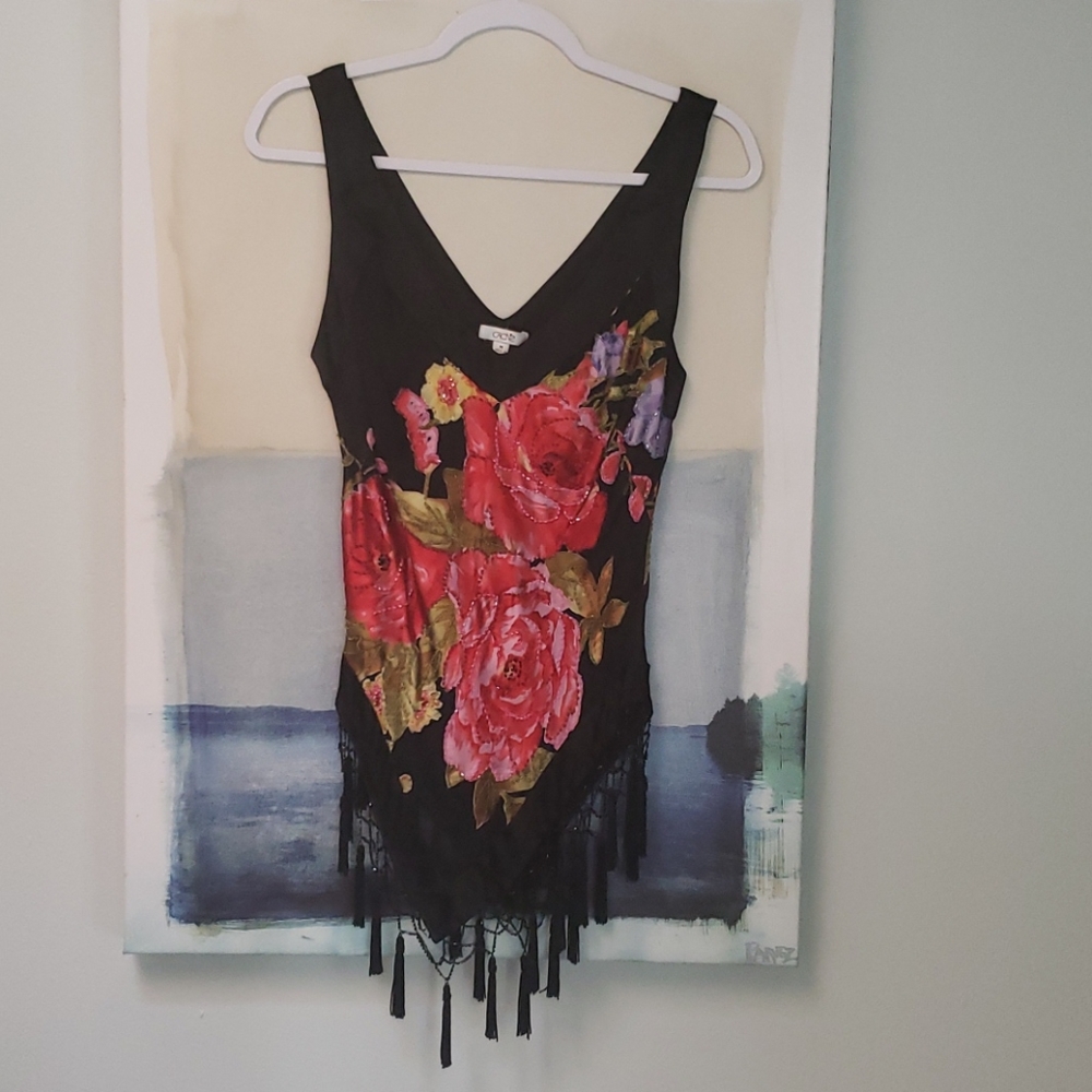 Beaded gorgeous  Cache top M